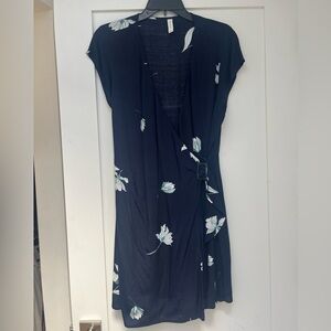 ✨Navy Wrap Floral Dress✨